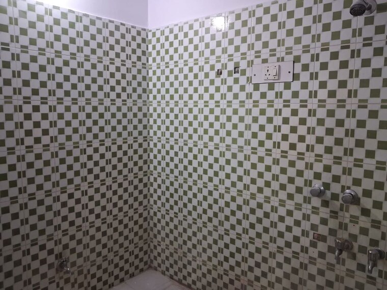 Bathroom, ansal-sushant-golf-city 2.5 Bedroom 1200 Sq.Ft. Builder Floor In Sushant Golf City Lucknow 9905842