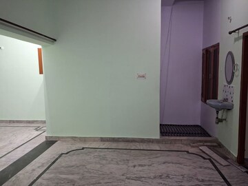 Room in 2.5 BHK Builder Floor at Ansal Sushant Golf city, Sushant Golf City – for Rent