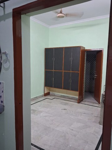 Room in 2.5 BHK Builder Floor at Ansal Sushant Golf city, Sushant Golf City – for Rent