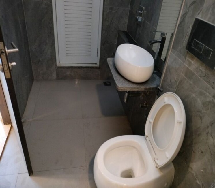 Bathroom, ruparel-ariana 3 Bedroom 1500 Sq.Ft. Apartment In Parel Mumbai 9905829