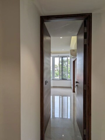 Room in 3.5 BHK Apartment at Mayur Vihar – for Sale