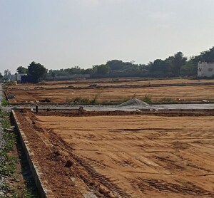  Plot For Sale in Kamandoddi