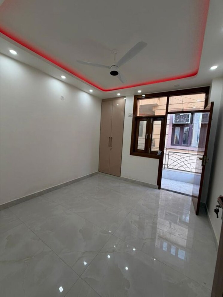 Room, saket 1 Bedroom 600 Sq.Ft. Apartment In Saket Delhi 9905853