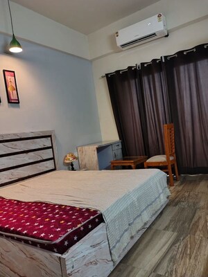 Bedroom in Studio Apartment at Paramount Golfforeste, Zeta I Greater Noida – for Rent