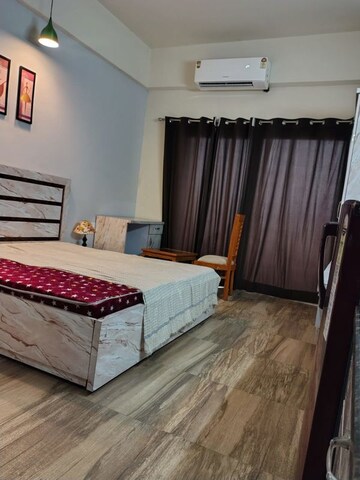 Bedroom in Studio Apartment at Paramount Golfforeste, Zeta I Greater Noida – for Rent