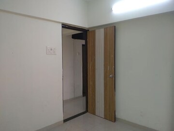 Room in 1 BHK Apartment at Realtech Heights, Golani Naka – for Rent