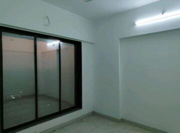 Room in 1 BHK Apartment at Realtech Heights, Golani Naka – for Rent