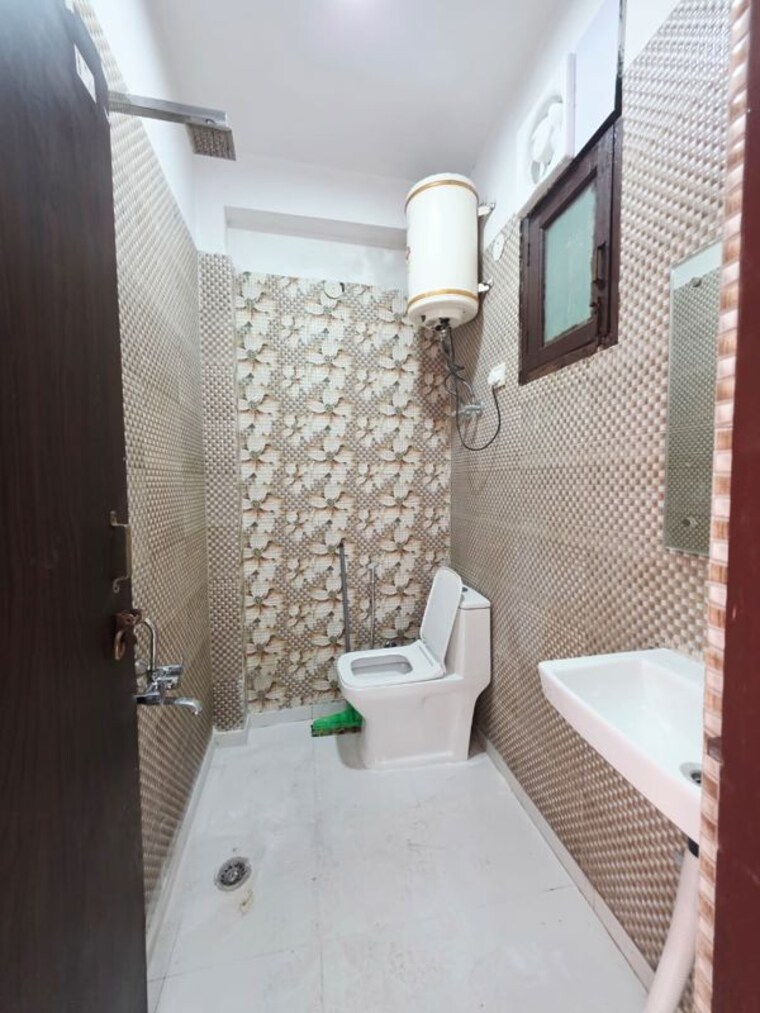 Bathroom, saket 2 Bedroom 750 Sq.Ft. Builder Floor In Saket Delhi 9905887