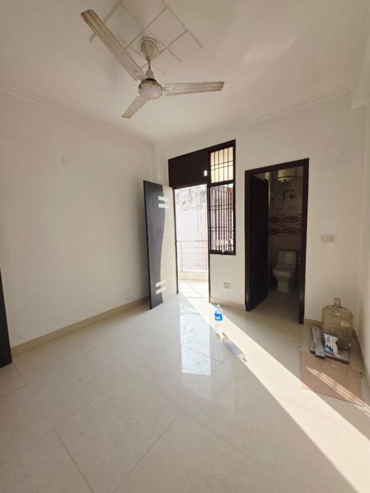 Room, saket 2 Bedroom 750 Sq.Ft. Builder Floor In Saket Delhi 9905887