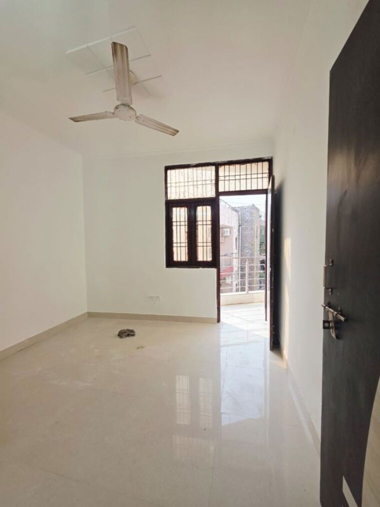 Room, saket 2 Bedroom 750 Sq.Ft. Builder Floor In Saket Delhi 9905887