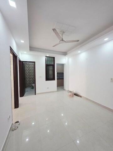 Room in 2 BHK Builder Floor at Saket – for Rent