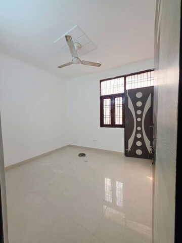 Room in 2 BHK Builder Floor at Saket – for Rent