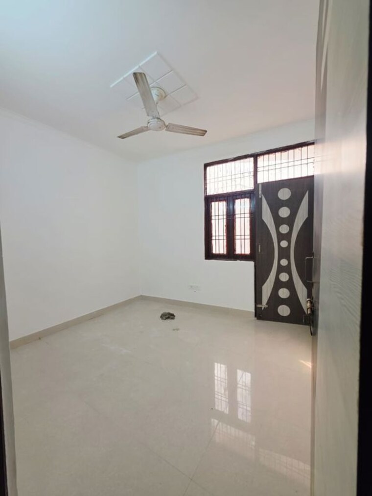 Room, saket 2 Bedroom 750 Sq.Ft. Builder Floor In Saket Delhi 9905887