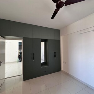 Room in 2 BHK Apartment at Salarpuria Sattva Exotic, Bagalur rd – for Rent