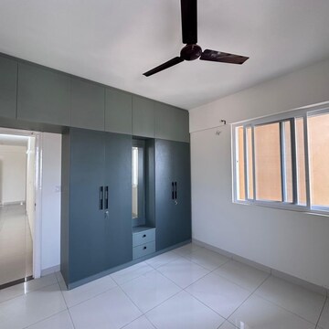 Room in 2 BHK Apartment at Salarpuria Sattva Exotic, Bagalur rd – for Rent