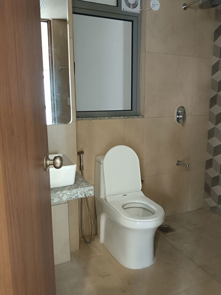 Bathroom, kalpataru-immensa 2 Bedroom 599 Sq.Ft. Apartment In Kolshet Road Thane 9905893