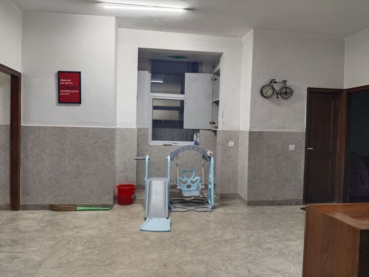 Bathroom, ss-almeria 3 Bedroom 2000 Sq.Ft. Builder Floor In Sector 84 Gurgaon 9905904