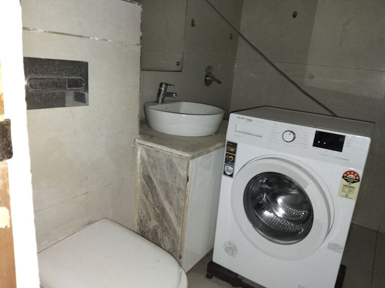 Bathroom, ss-almeria 3 Bedroom 2000 Sq.Ft. Builder Floor In Sector 84 Gurgaon 9905904