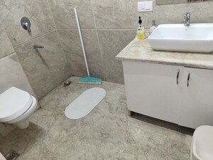 Bathroom in 3 BHK Builder Floor at SS Almeria, Sector 84 – for Rent