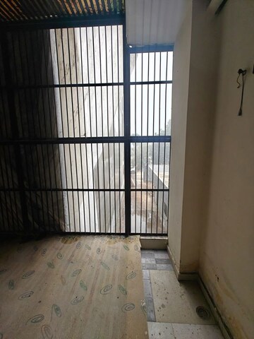 Room in 2.5 BHK Builder Floor at Ansal Golf Links 1 – for Rent