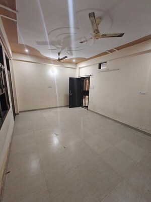 Room in 2.5 BHK Builder Floor at Ansal Golf Links 1 – for Rent