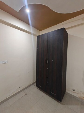 Room in 2.5 BHK Builder Floor at Ansal Golf Links 1 – for Rent