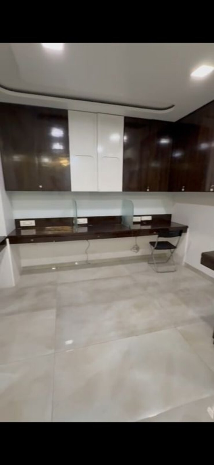 Living Room, crystal-plaza-andheri-west Commercial Office Space 350 Sq.Ft. In Andheri West Mumbai 9905915