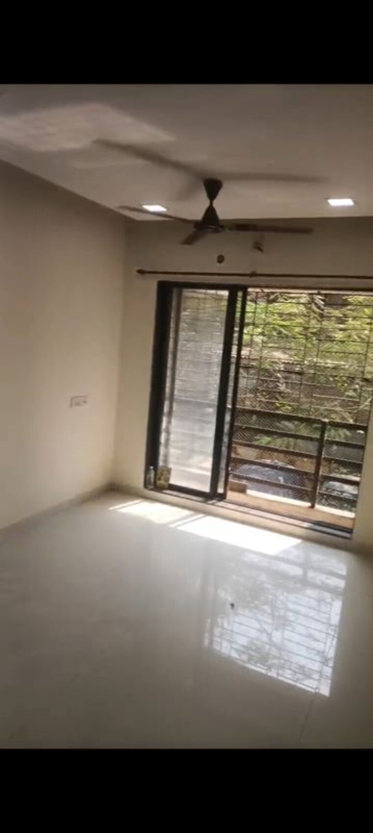 Room, rna-ng-canary 1 Bedroom 420 Sq.Ft. Apartment In Mira Road Thane 9905924