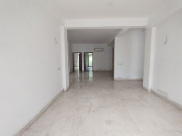 Room in 3 BHK Builder Floor at SS Almeria, Sector 84 – for Sale