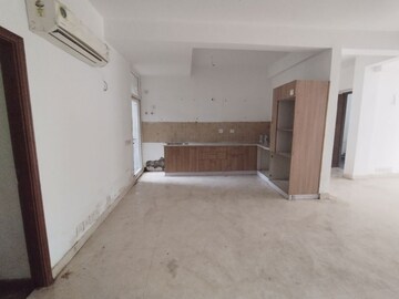 Building Lobby in 3 BHK Builder Floor at SS Almeria, Sector 84 – for Sale