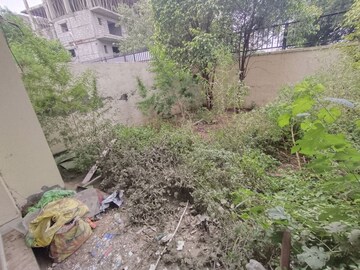 Master Bedroom in 3 BHK Builder Floor at SS Almeria, Sector 84 – for Sale