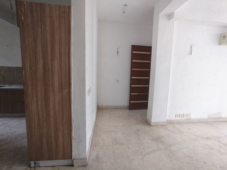 Room, ss-almeria 3 Bedroom 2000 Sq.Ft. Builder Floor In Sector 84 Gurgaon 9905925