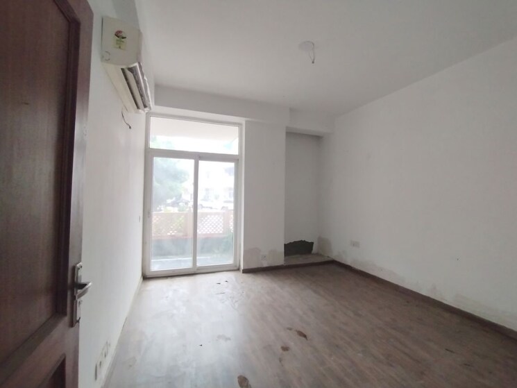 Room, ss-almeria 3 Bedroom 2000 Sq.Ft. Builder Floor In Sector 84 Gurgaon 9905925