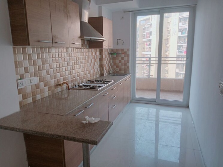 Kitchen, tulip-violet 3 Bedroom 1578 Sq.Ft. Apartment In Sector 69 Gurgaon 9905926