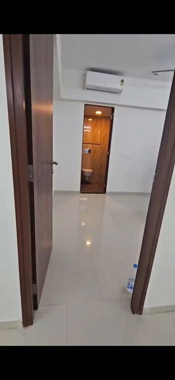 3 BHK Apartment For Rent in Lodha Amara, Kolshet Road