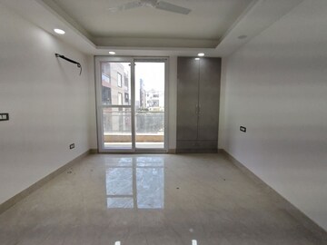 Room in 2 BHK Apartment at Neb Sarai – for Rent