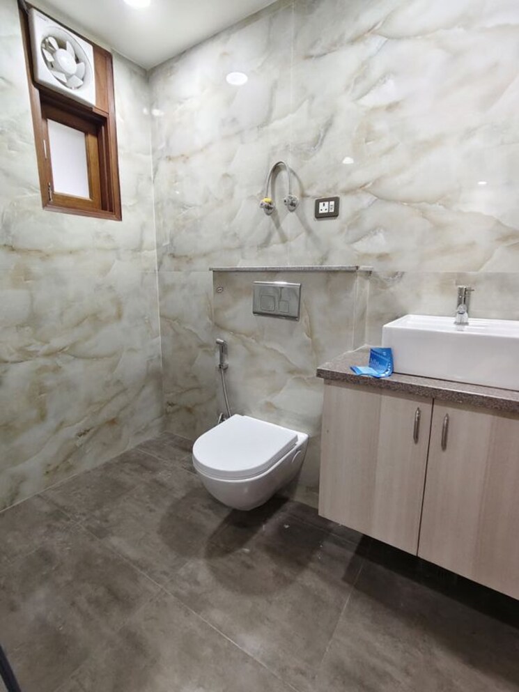 Bathroom, neb sarai 2 Bedroom 1000 Sq.Ft. Apartment In Neb Sarai Delhi 9905982
