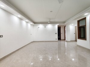 Room in 2 BHK Apartment at Neb Sarai – for Rent