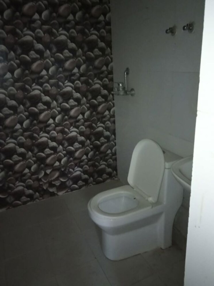 Bathroom, ace-platinum 4 Bedroom 1950 Sq.Ft. Apartment In Zeta I Greater Noida Greater Noida 9905998