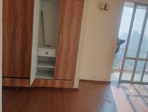 Room in 4 BHK Apartment at Tulip Ivory, Sector 70 – for Rent