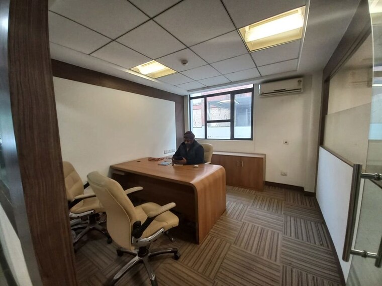 Team Area, sector 65 Commercial Office Space in IT/SEZ 5000 Sq.Ft. In Sector 65 Noida 9905929