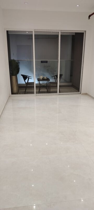 Room in 2 BHK Apartment at Sunbeam Heights, Andheri West – for Sale