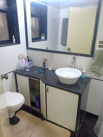 Team Area in 2 BHK Apartment at Prasad Prakalp Apartments, Khar West – for Sale