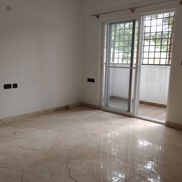 Room in 3 BHK Apartment at Sterling Brunton, Mg Road – for Rent