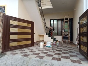 Room in 2 BHK Independent House at Banjarawala – for Rent