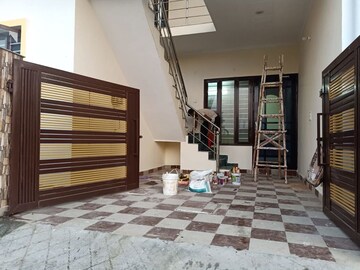 Room in 2 BHK Independent House at Banjarawala – for Rent