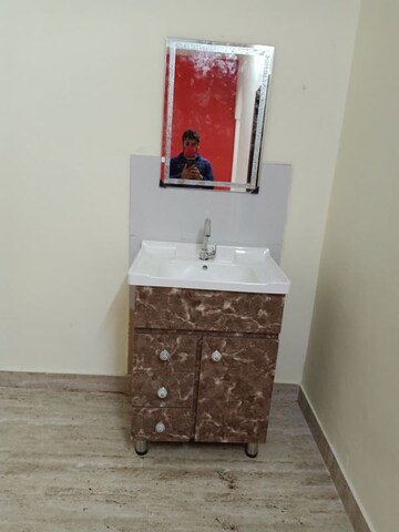 Furnished Amenities in 2 BHK Independent House at Banjarawala – for Rent