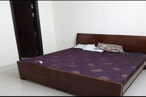 Bedroom in 2 BHK Builder Floor at Sector 62 – for Rent