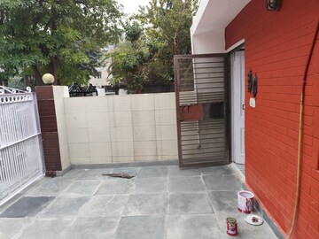 3 BHK Apartment – Exterior View View at Arun Vihar Sector 37, Sector 37 - for Rent