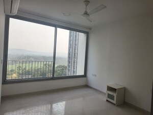 Room in 3 BHK Apartment at Oberoi Realty Esquire, Goregaon East – for Rent